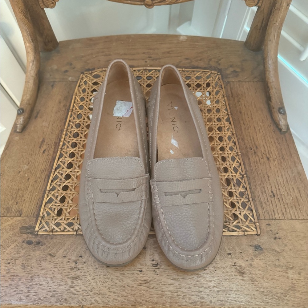 Vionic Women's Tan Leather Loafers